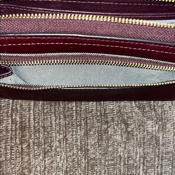 Fossil Cranberry Leather Wristlet Wallet - Picture 6 of 12